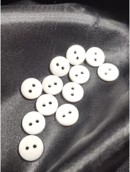 kétlyukú műanyag gomb /11mm /fehér