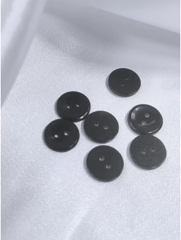 kétlyukú műanyag gomb /15mm /sötétbarna